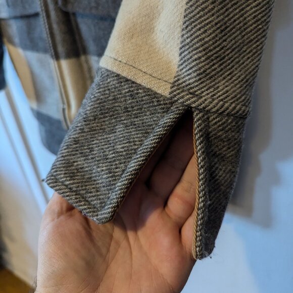 WOOLRICH - Grey plaid coat - Sz M - Picture 6 of 15